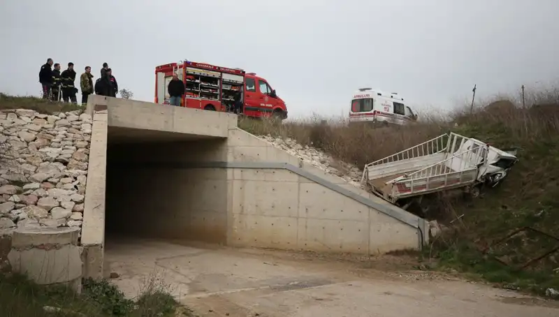 Kamyonet Alt Geçide Düştü: Trajik Kaza Sonucu Bir Kayıp