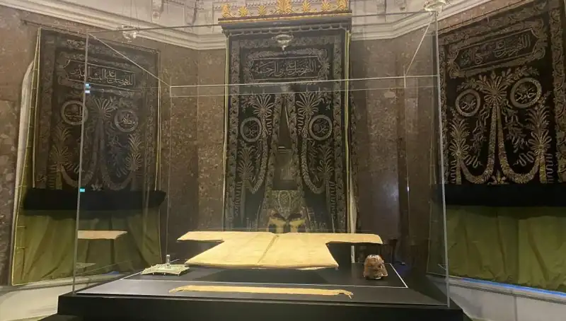 Hırka-i Şerif Ziyarete Açılıyor: Tarihi Anların Eşiğinde