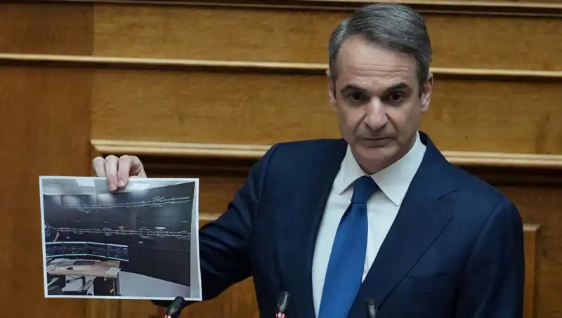 Yunanistan'da Miçotakis Hükümeti Protestolar Sonrası Kriz Sürecine Girdi