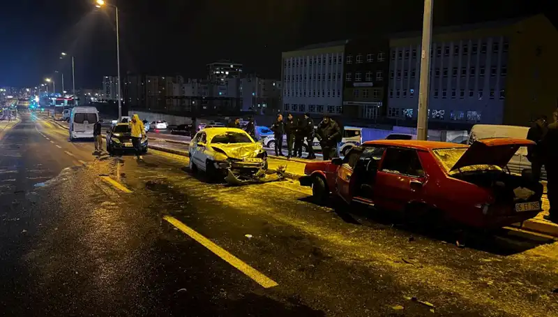 Kayseri'de Feci Trafik Kazası: 11 Araçlı Zincirleme Kaza!