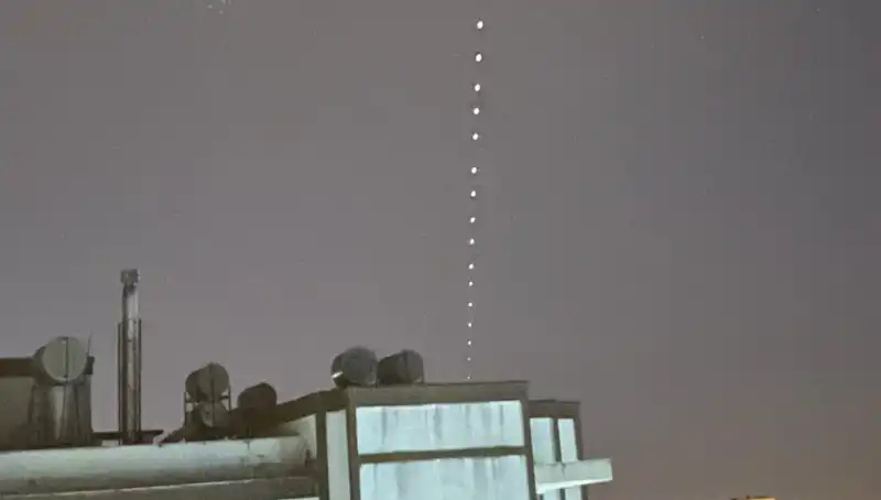 Adana'da Starlink Gökyüzünde Parlıyor: Uzay Çağı Baştan Başlıyor!