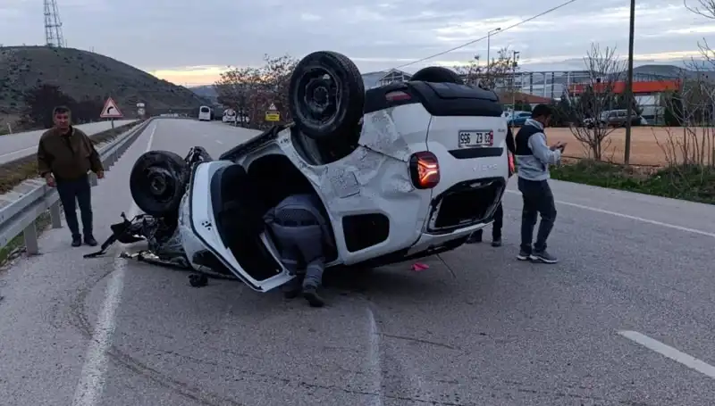 Kontrolden Çıkan Otomobilin Takla Atma Anı Kameralara Böyle Yansıdı