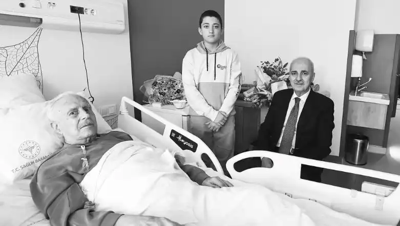 AK Parti'nin Kurucularından Burhan Abiş Hayatını Kaybetti: Siyasi Mirası ve Anısı
