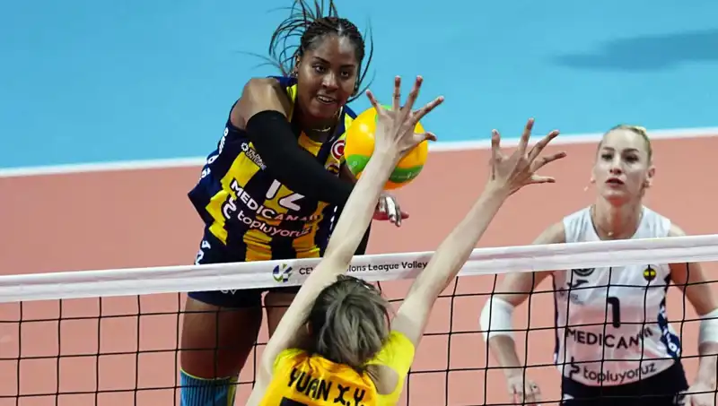 Avrupa Arenasında Türk Derbisi: Fenerbahçe, VakıfBank'ı Mağlup Etti
