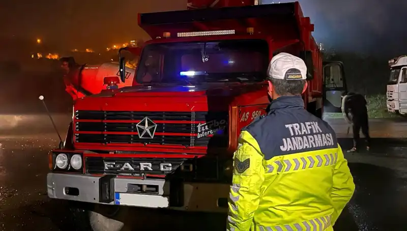 Kamyonu Çakar Lampasıyla Yakalanan Sürücüye 138 Bin Lira Ceza!