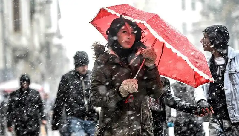 İstanbul'da Şok: Soğuk Hava Dalgası Sıcaklıkları Aniden Düşürüyor!
