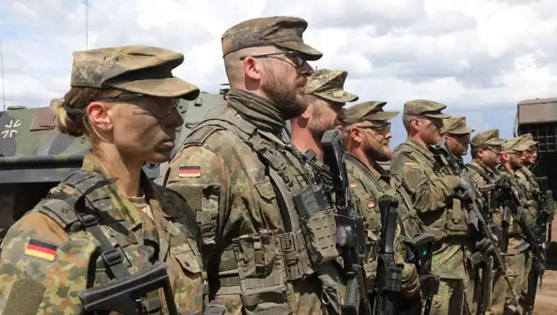 Almanya’nın Tartışmalı Kararı: Rusya Sınırına Asker Sevkiyatı!