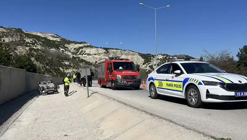 Burdur'da Meydana Gelen Feci Kazada İki Çocuk Yaralandı