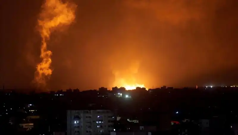 İsrail'in Gazze'ye Yönelik Kapsamlı Saldırıları Ateşkesin Sona Erdiğini Gösteriyor