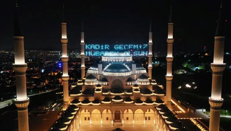 Kadir Gecesi 2025: Merakla Beklenen Günün Tarihi ve Anlamı