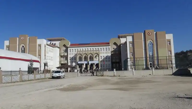 Ortaokulda Şok Eden Öğretmen-Öğrenci Şiddeti İddiası Gündemde
