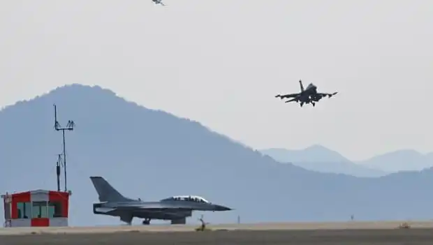 Güney Kore'de Askeri Tatbikatta Skandal: Savaş Uçağı Köyü Bombaladı!
